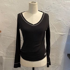 V neck rubbed long sleeve shirt